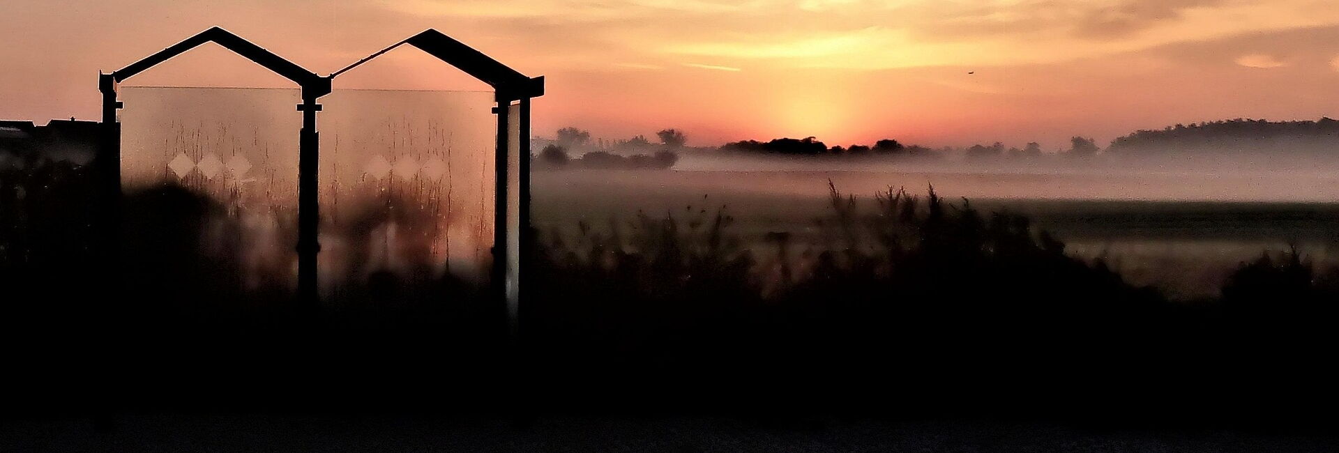 Pixabay | ID: 2351530 | Tags: natur, sonnenaufgang, bushaltestelle, bushaltestelle, bushaltestelle, bushaltestelle, bushaltestelle, bushaltestelle | User: Murmel | URL: https://pixabay.com/de/photos/natur-sonnenaufgang-bushaltestelle-2351530/